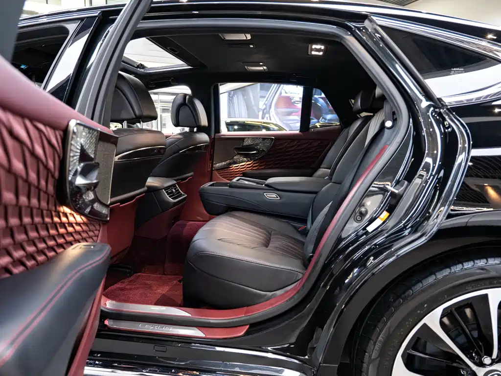 Lexus LS 2022 — фото 10