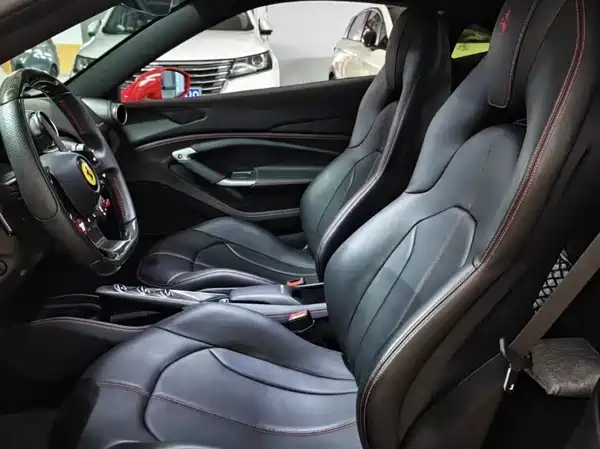 Ferrari F8 2021