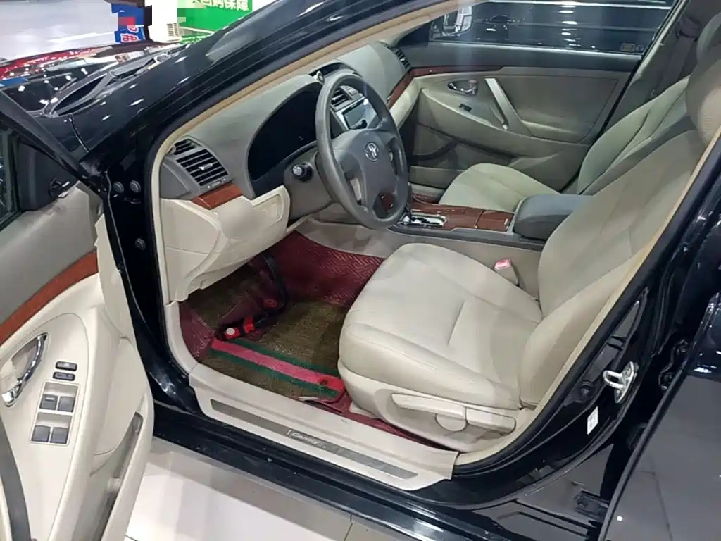 Toyota Camry 2014 — фото 16