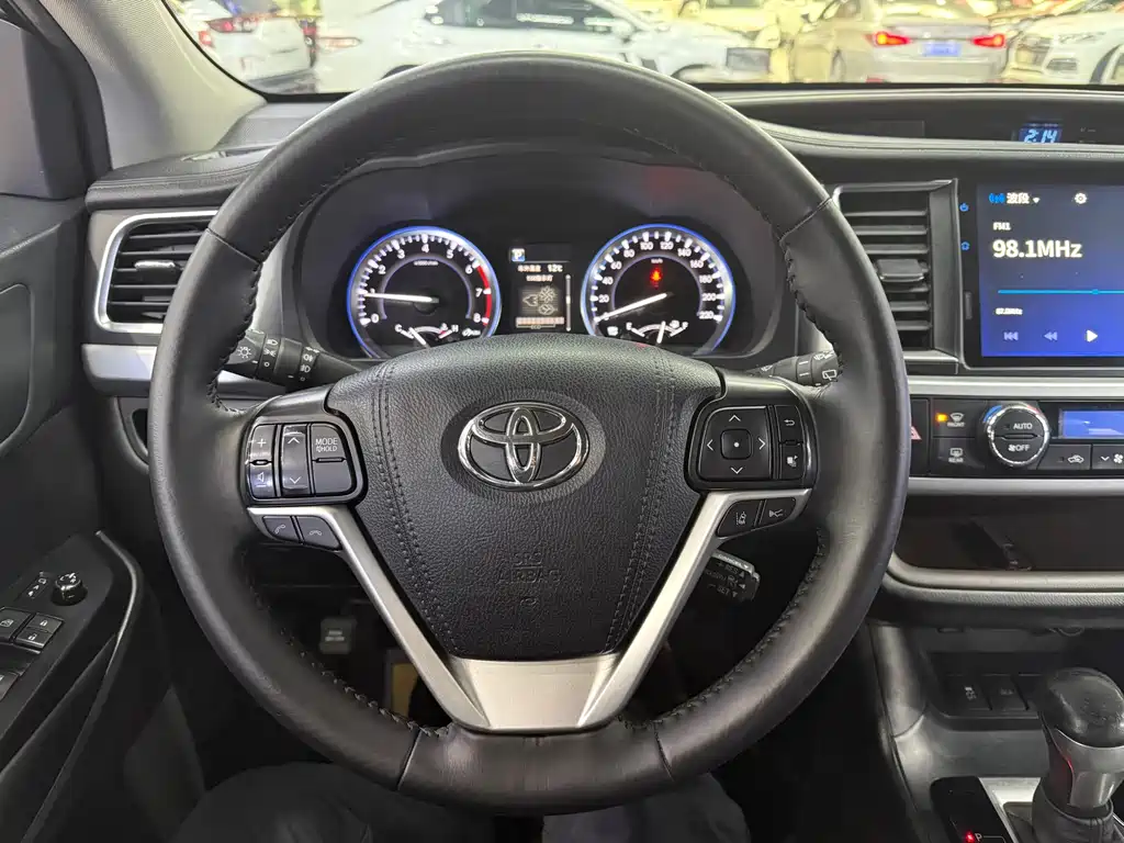 Toyota Highlander 2021 — фото 13