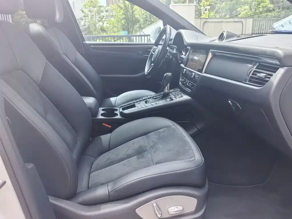 Porsche Macan 2018 — фото 11