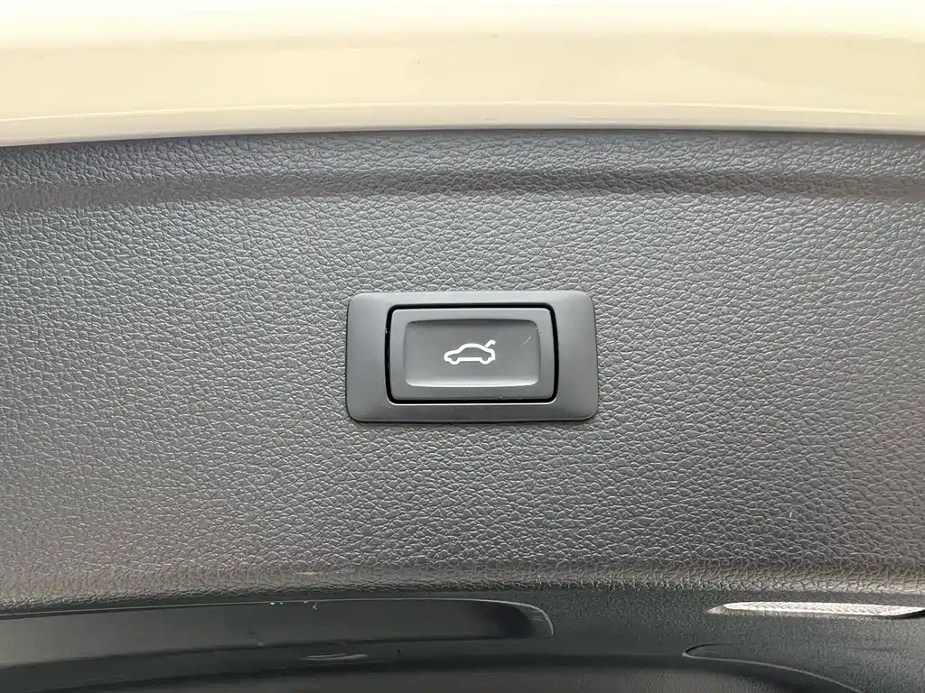 Audi Q5L 2020 — фото 10