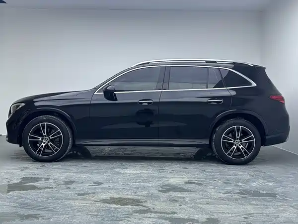 Mercedes-Benz GLC 2025