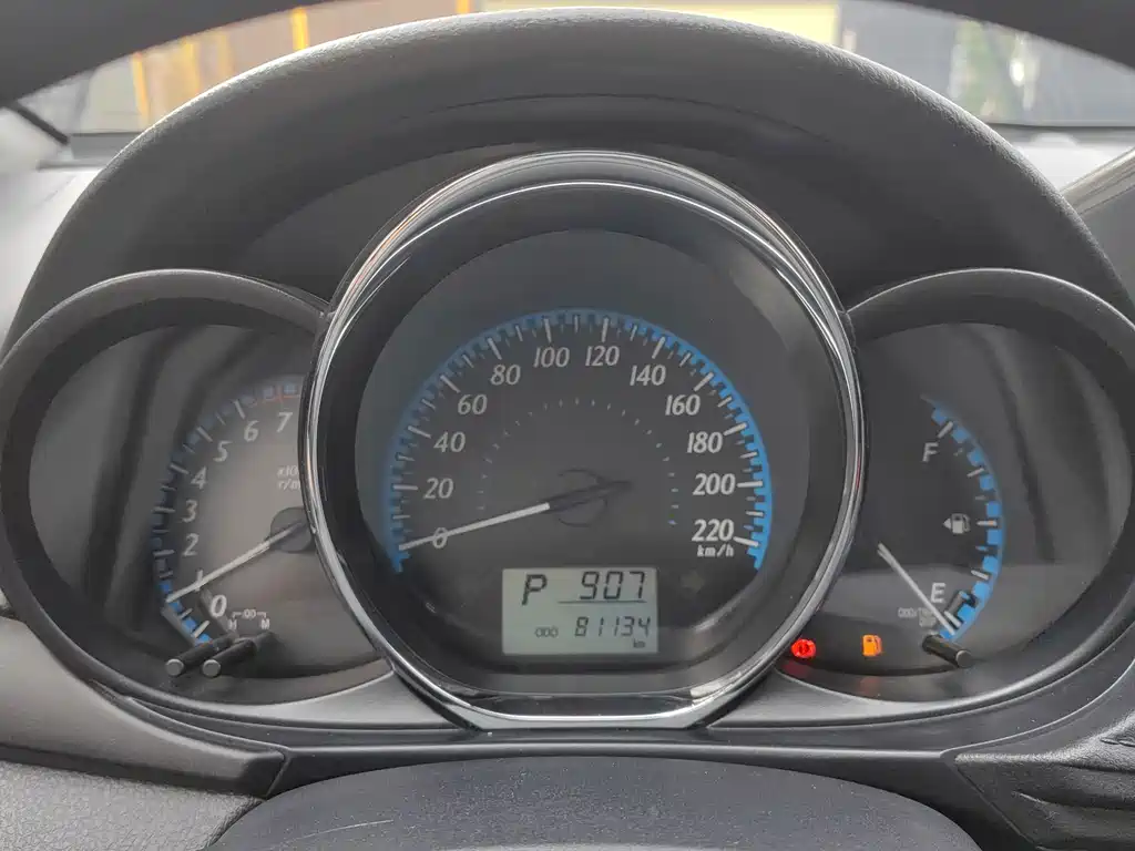 Toyota Yaris L 2019 — фото 16
