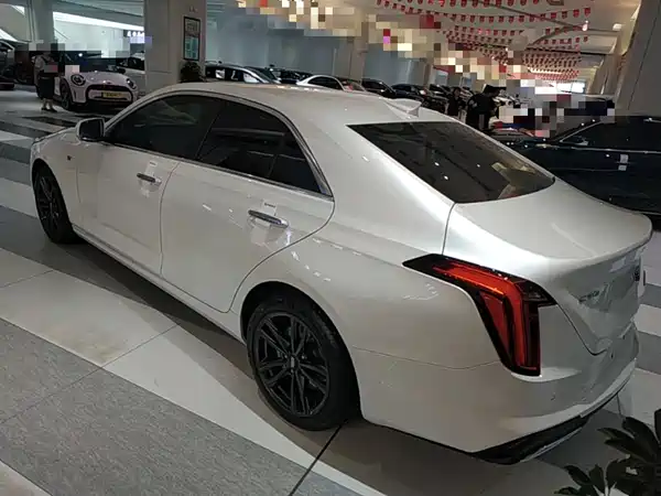 Cadillac CT4 2024