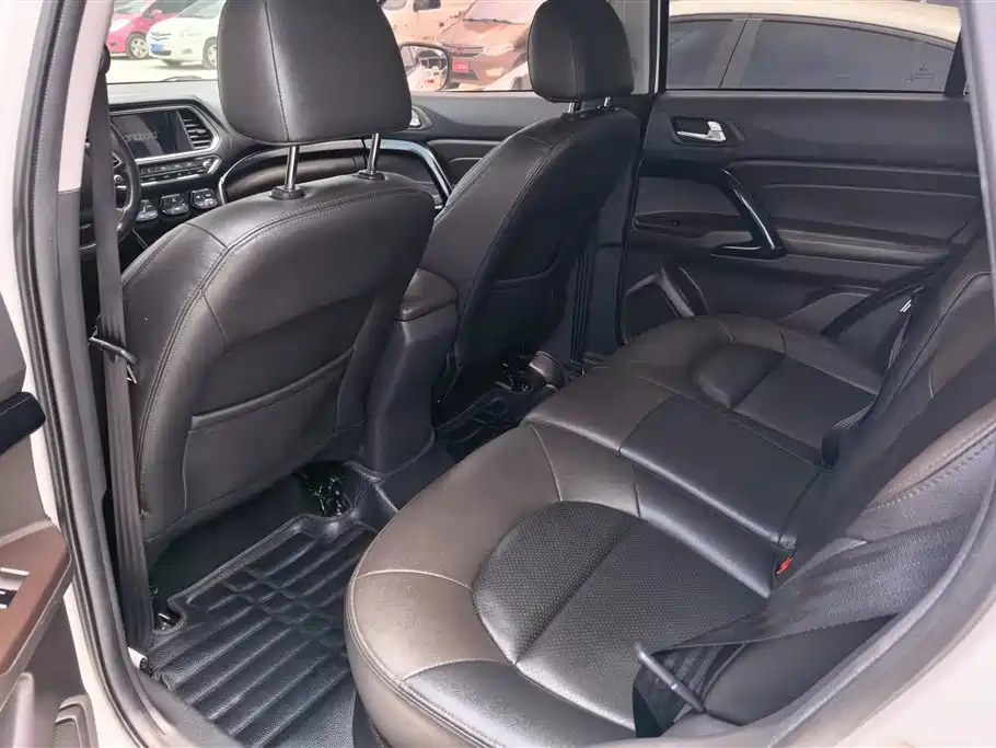 GAC Motor Trumpchi GS4 2015 — фото 11