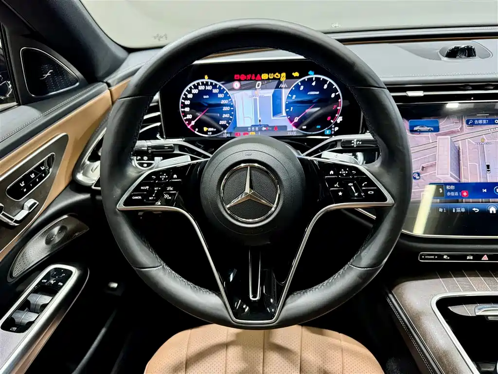 Mercedes-Benz E-Class 2024 — фото 16