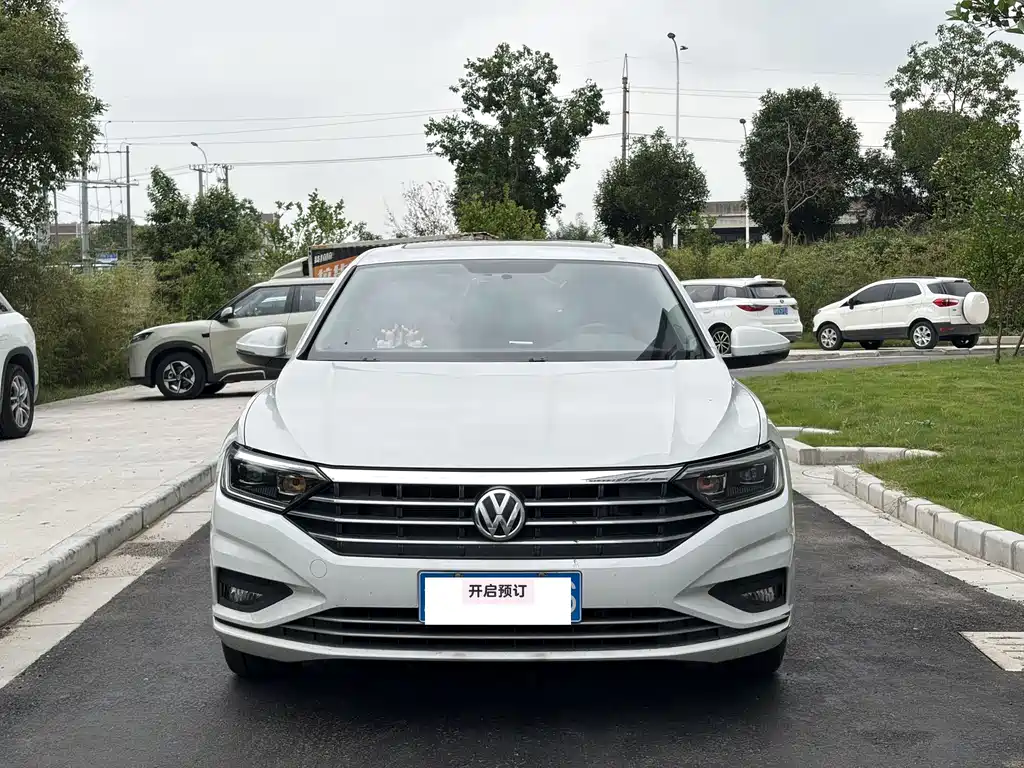 Volkswagen Sagitar 2022