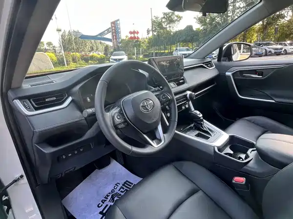 Toyota RAV4 2024