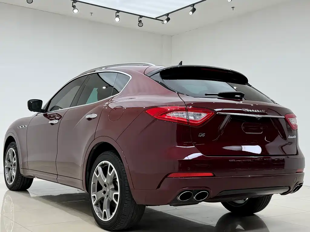 Maserati Levante 2018 — фото 18