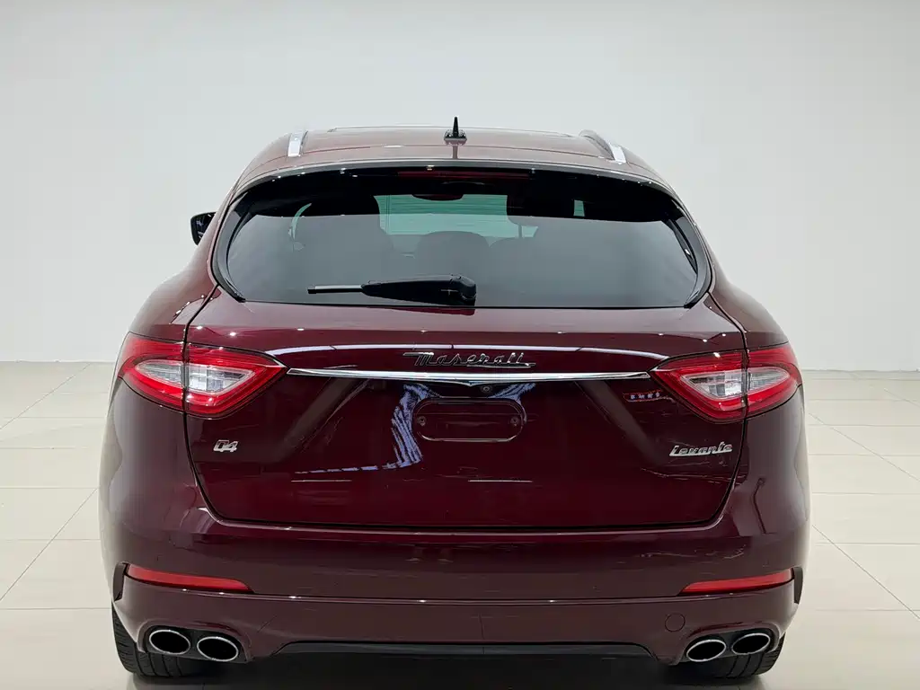 Maserati Levante 2018 — фото 17
