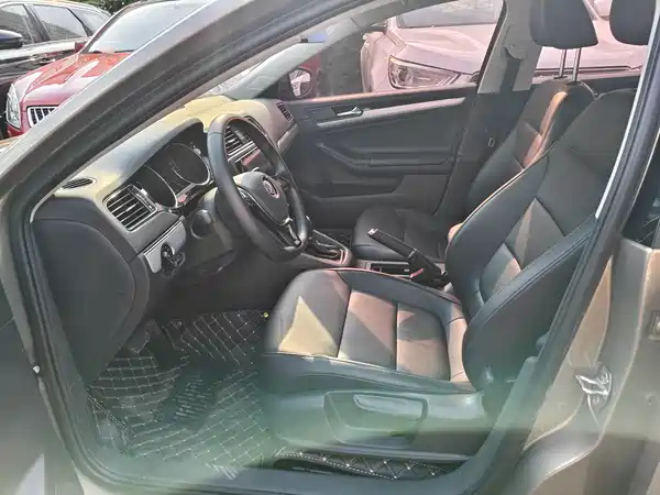 Volkswagen Sagitar 2017
