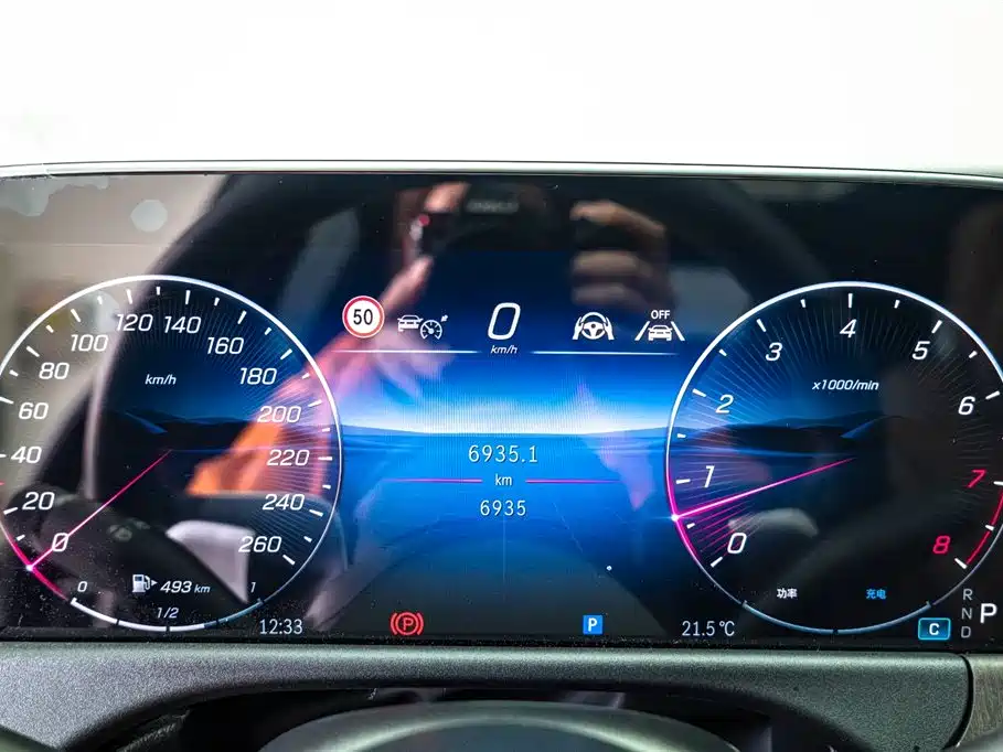 Mercedes-Benz E-Class 2025 — фото 13