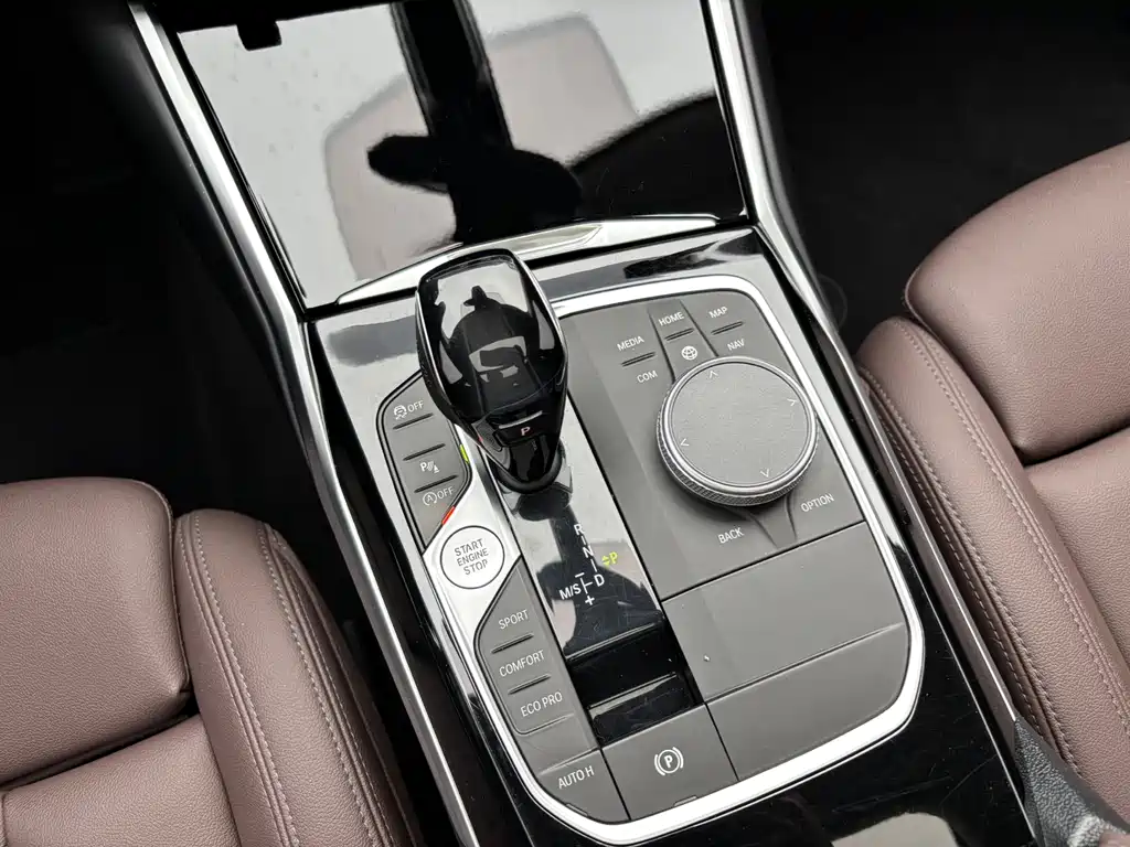 BMW 3 Series 2021 — фото 11