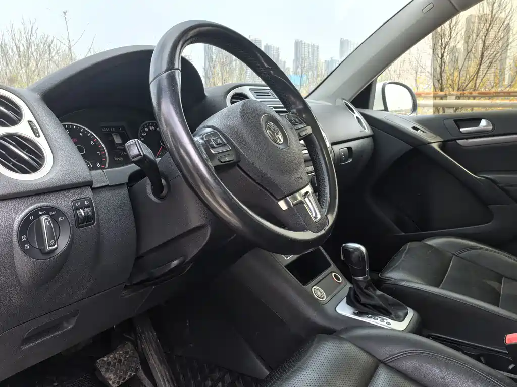 Volkswagen Tiguan 2015 — фото 8