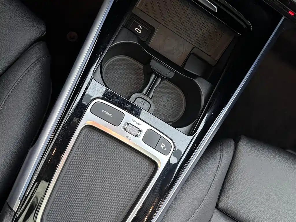 Mercedes-Benz EQB 2025 — фото 14