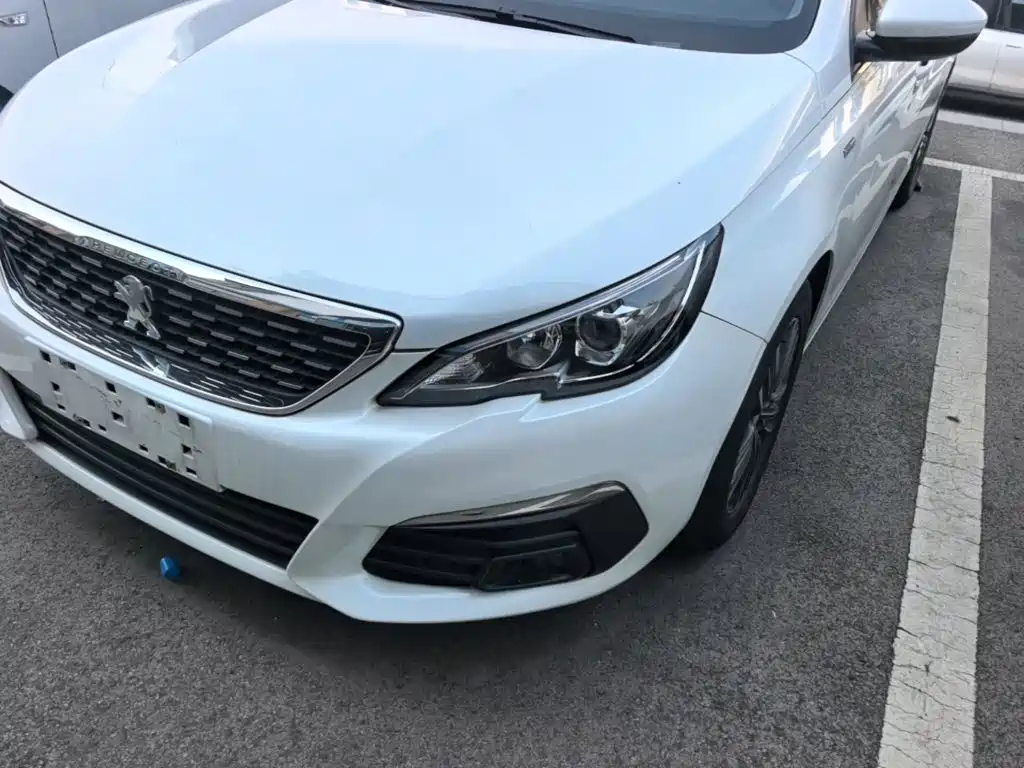 Peugeot 308 2019 — фото 18
