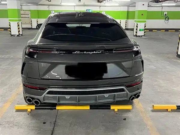 Lamborghini Urus 2021