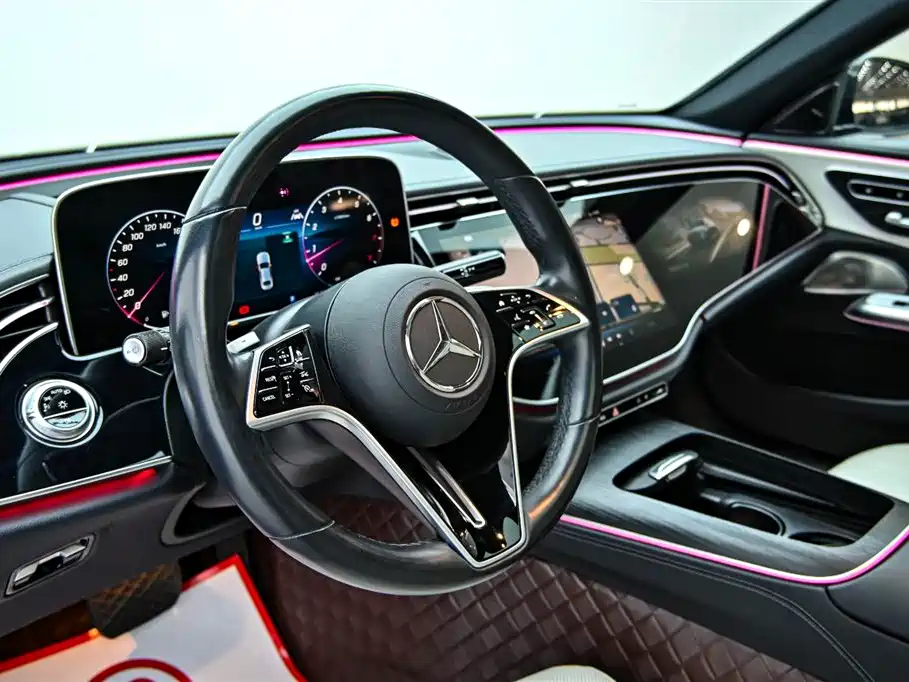 Mercedes-Benz E-Class 2024 — фото 15