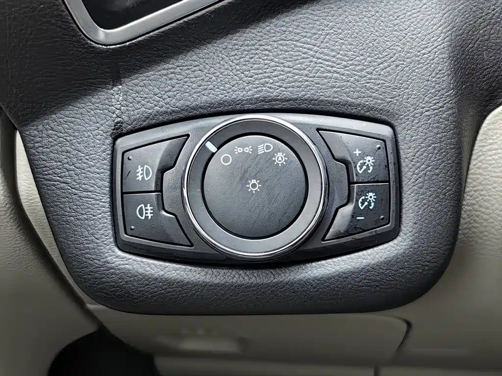 Ford Kuga 2014 — фото 21
