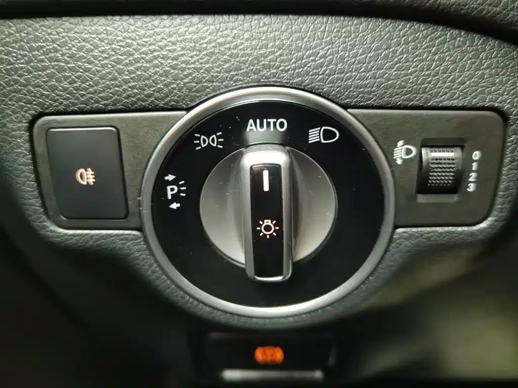 Mercedes-Benz CLA 2018 — фото 21