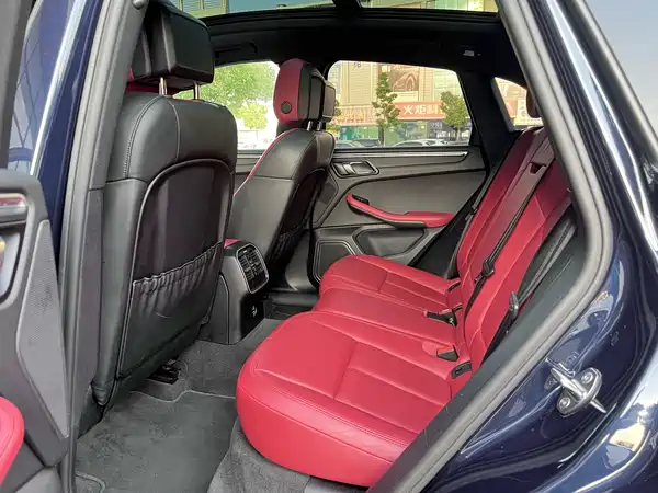 Porsche Macan 2021