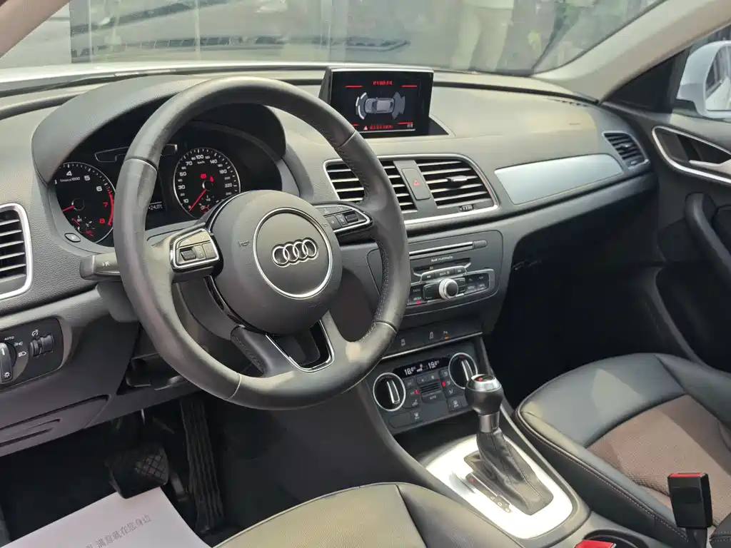 Audi Q3 2017 — фото 19