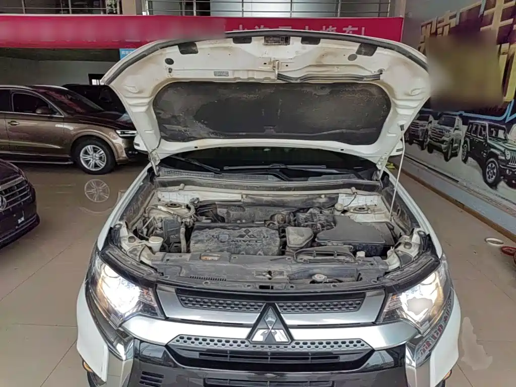 Mitsubishi Outlander 2019 — фото 20