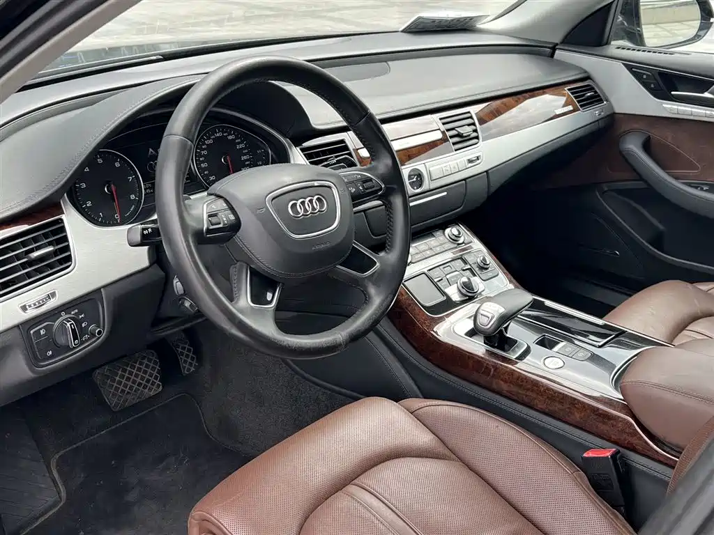 Audi A8 2014 — фото 4
