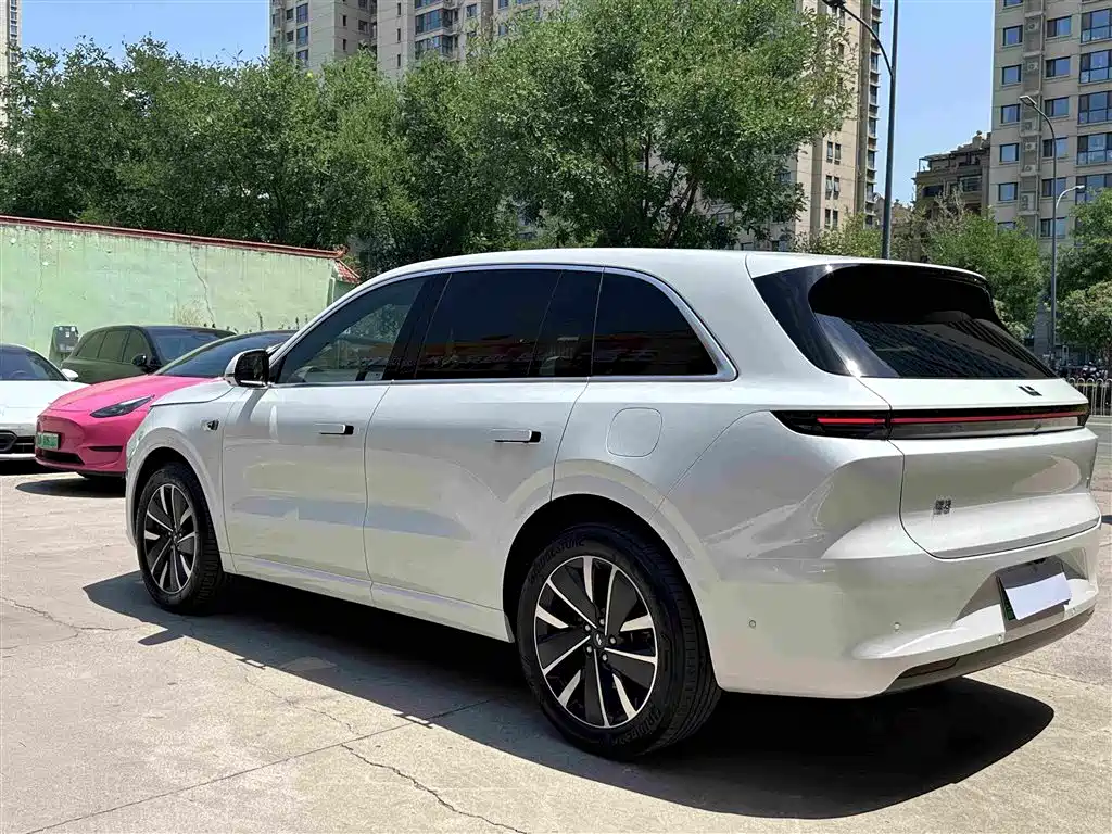 Li Auto Li L6 2025