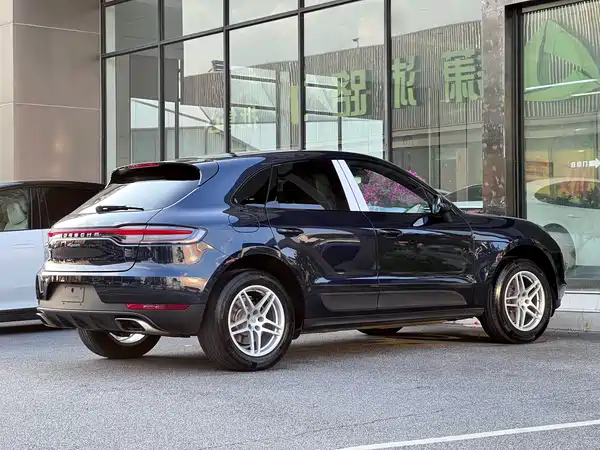 Porsche Macan 2021