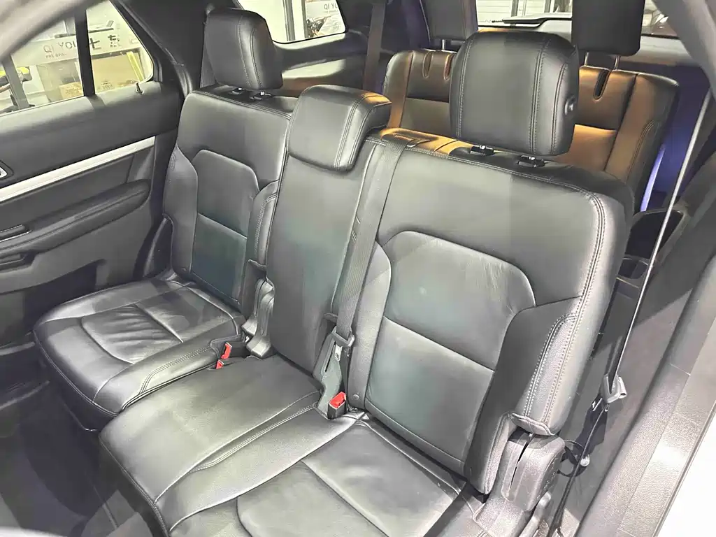 Ford Explorer 2015 — фото 16