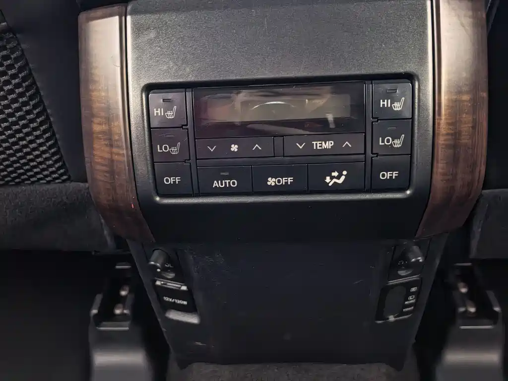 Toyota Prado 2017 — фото 16