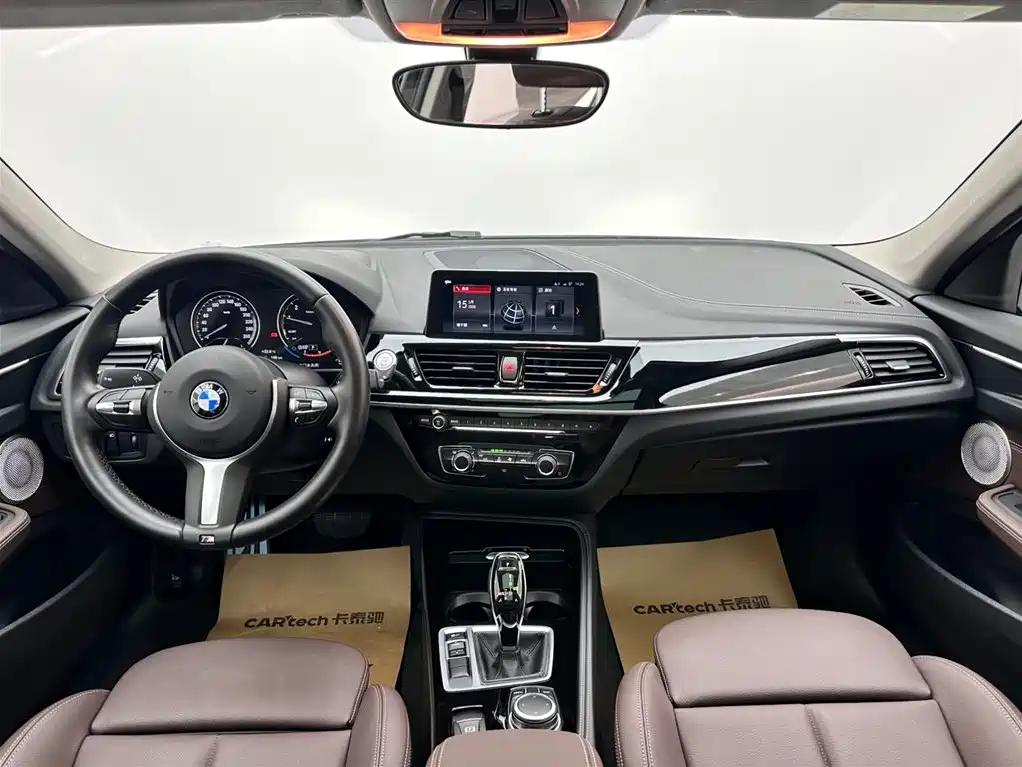 BMW 1 Series 2021 — фото 10