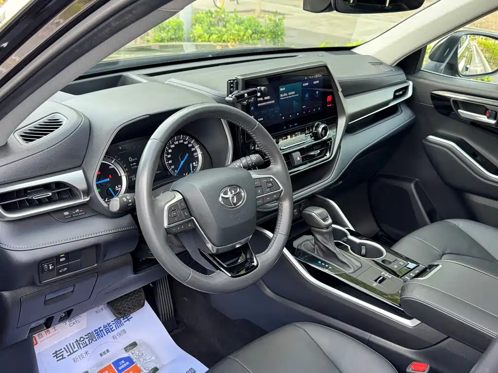 Toyota Highlander 2021 — фото 13