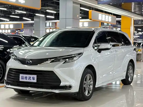 Toyota Sienna 2024