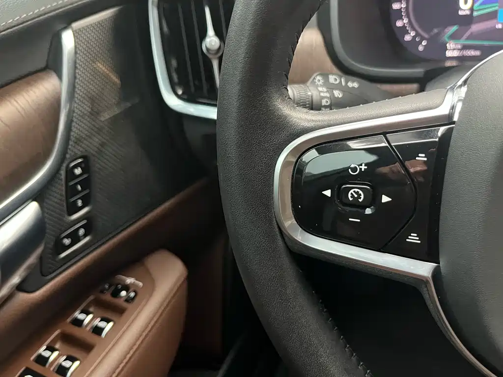 Volvo S90 2022 — фото 35