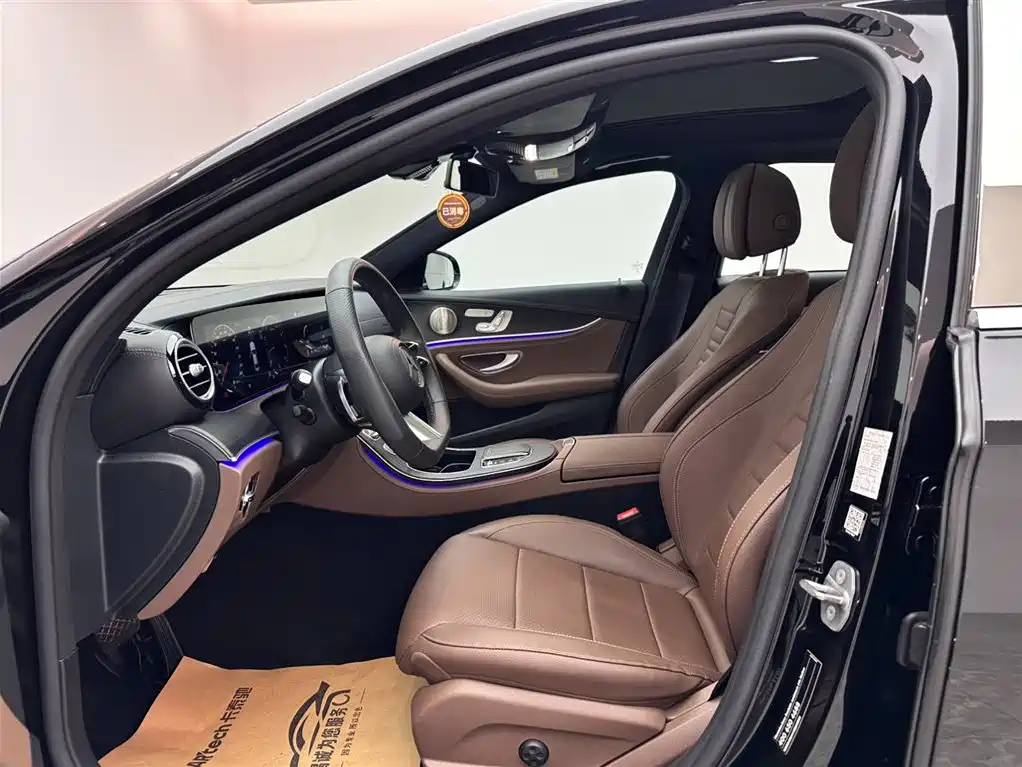 Mercedes-Benz E-Class 2023 — фото 8