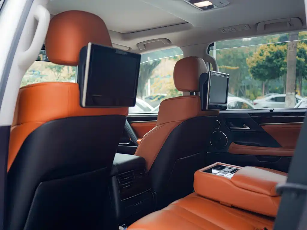 Lexus LX 2017 — фото 13