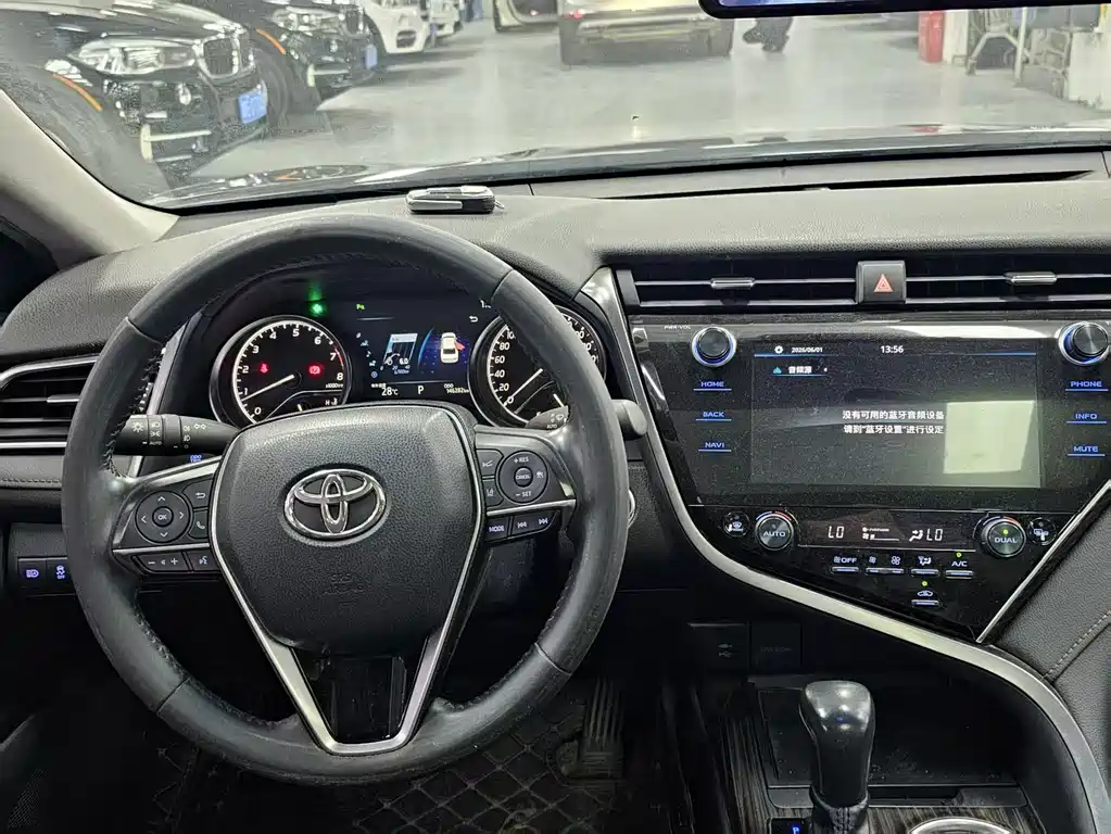 Toyota Camry 2019 — фото 9