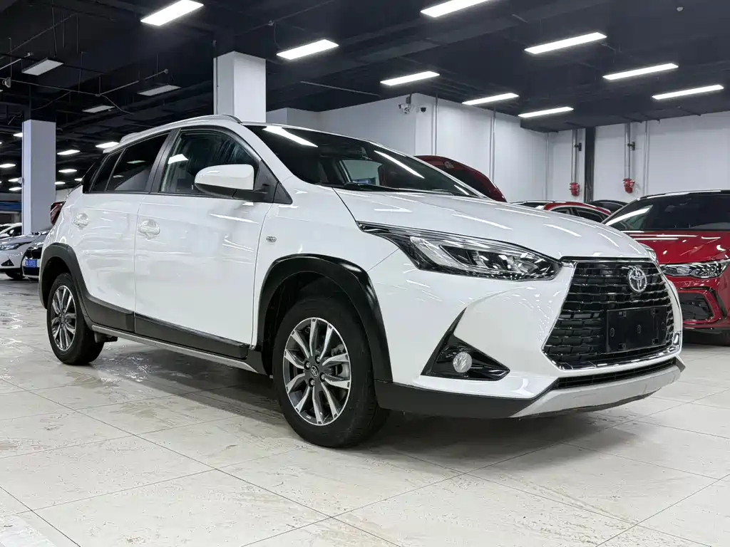 Toyota Yaris L 2022