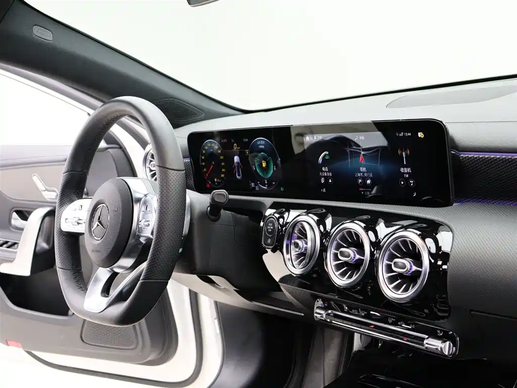 Mercedes-Benz A-Class 2021 — фото 10