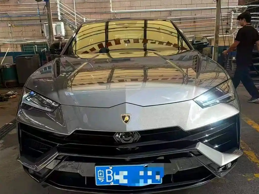 Lamborghini Urus 2024