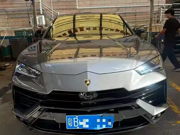 Lamborghini Urus 2024