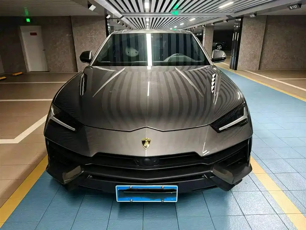 Lamborghini Urus 2024