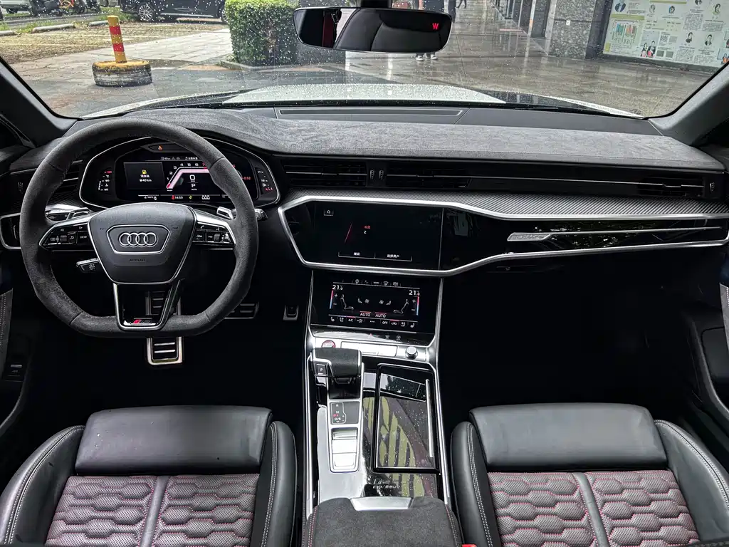 Audi RS 6 2025 — фото 19
