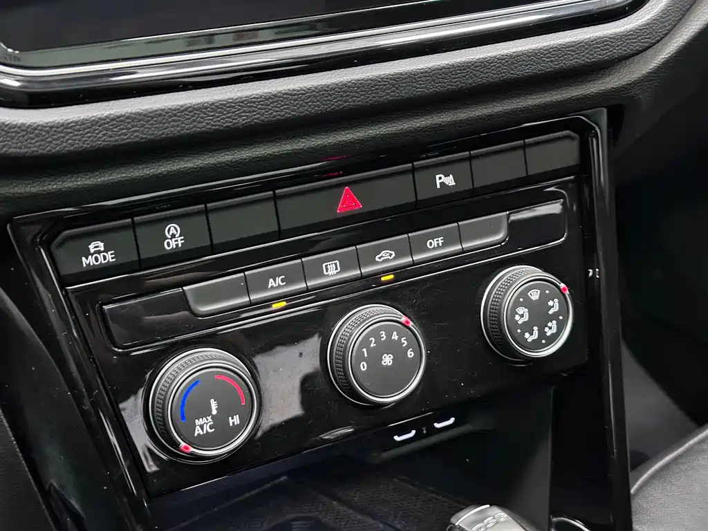 Volkswagen T-Roc 2022 — фото 18