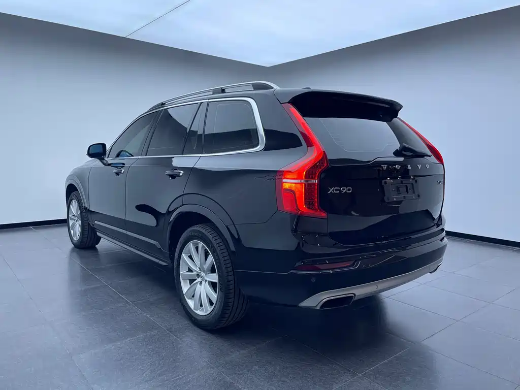 Volvo XC90 2018 — фото 4