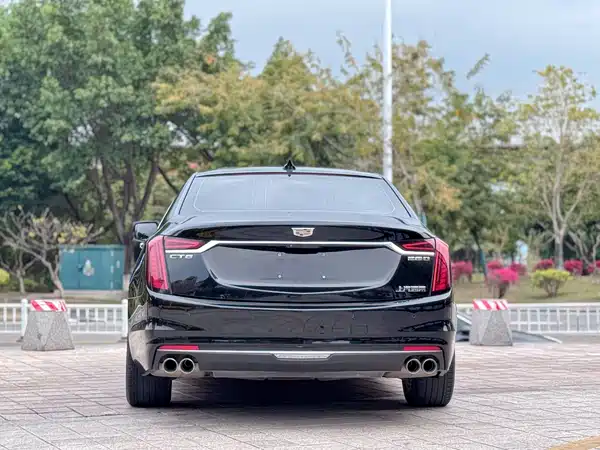 Cadillac CT6 2021