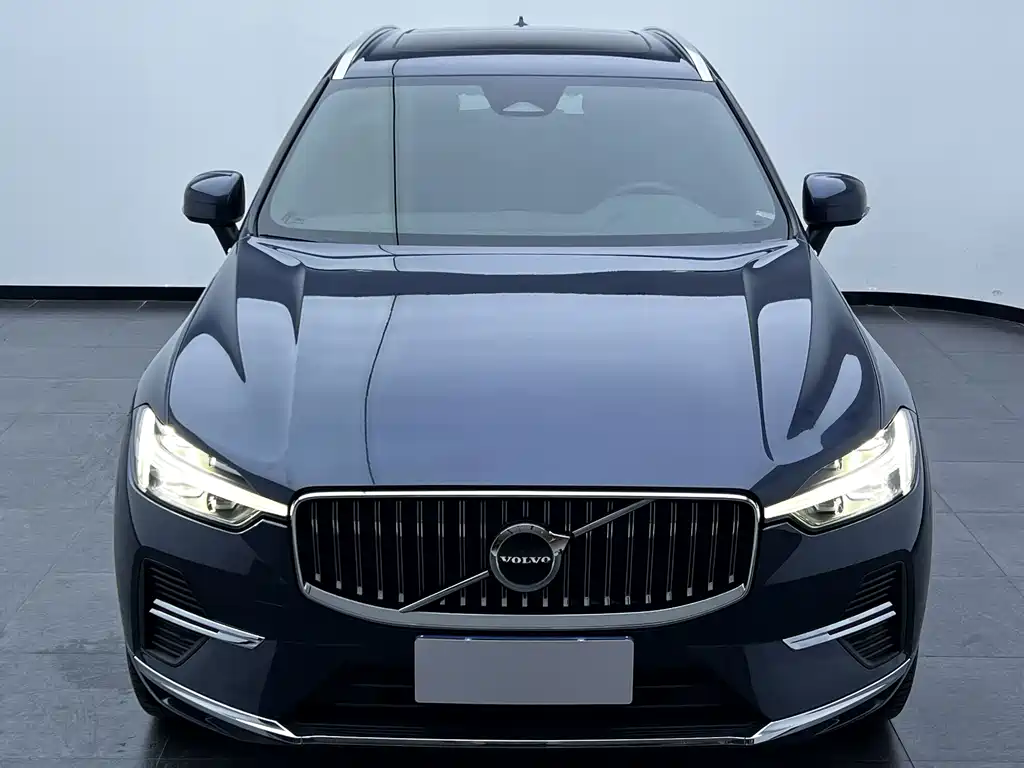 Volvo XC60 2023 — фото 2